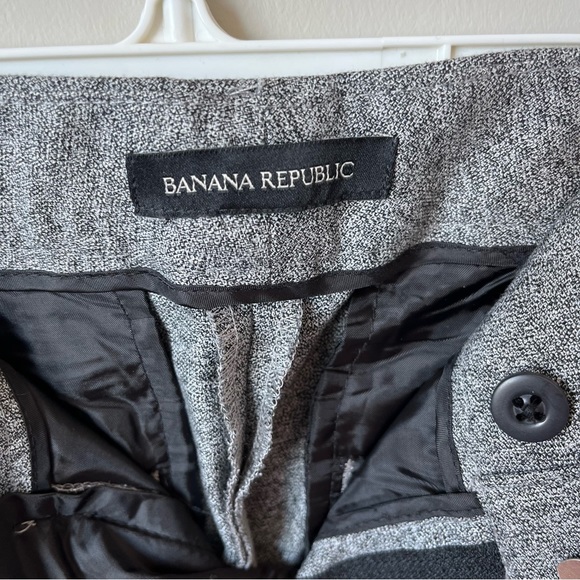 Banana Republic Avery Grey Dress Pants. Size 0 - Picture 3 of 8